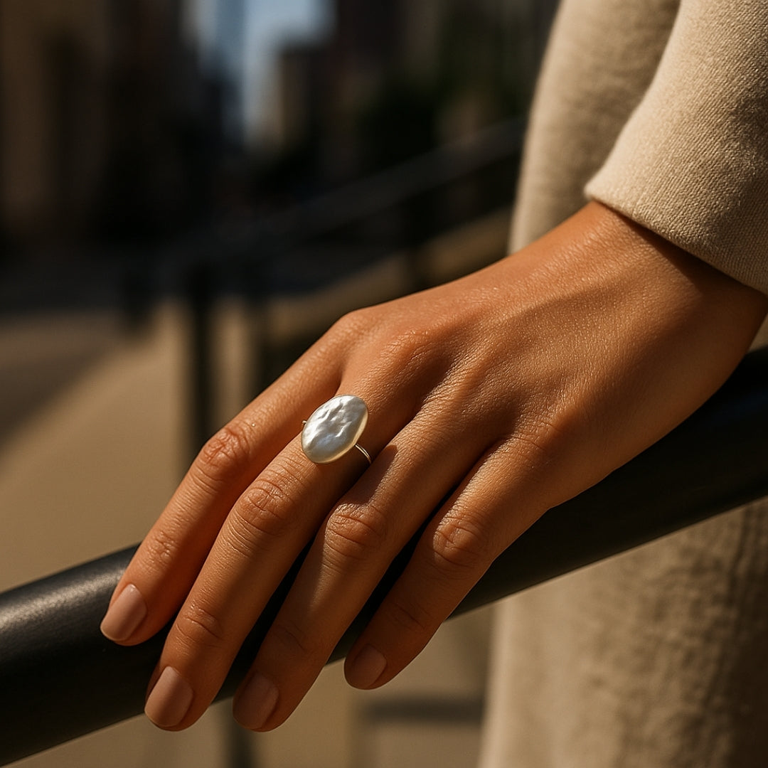 ANILLO VALENTINA ROCHE OVALADO CON PERLA NATURAL