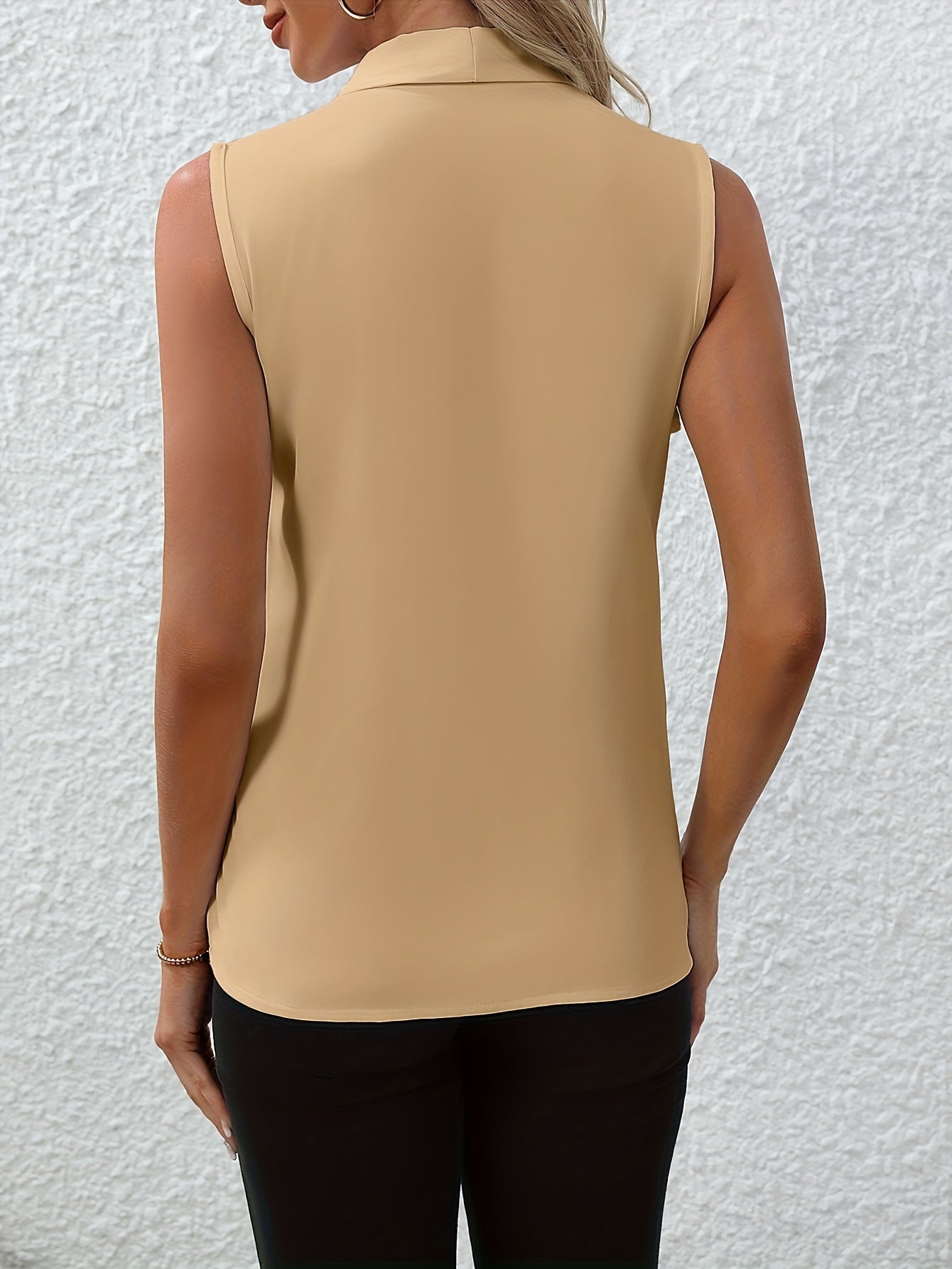TOP V SLEEVELESS