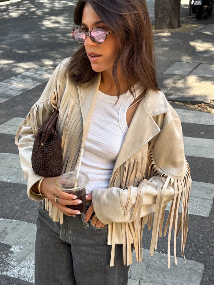 CHAQUETA CORTA DE ANTE ESTILO BOHO CON FLECOS