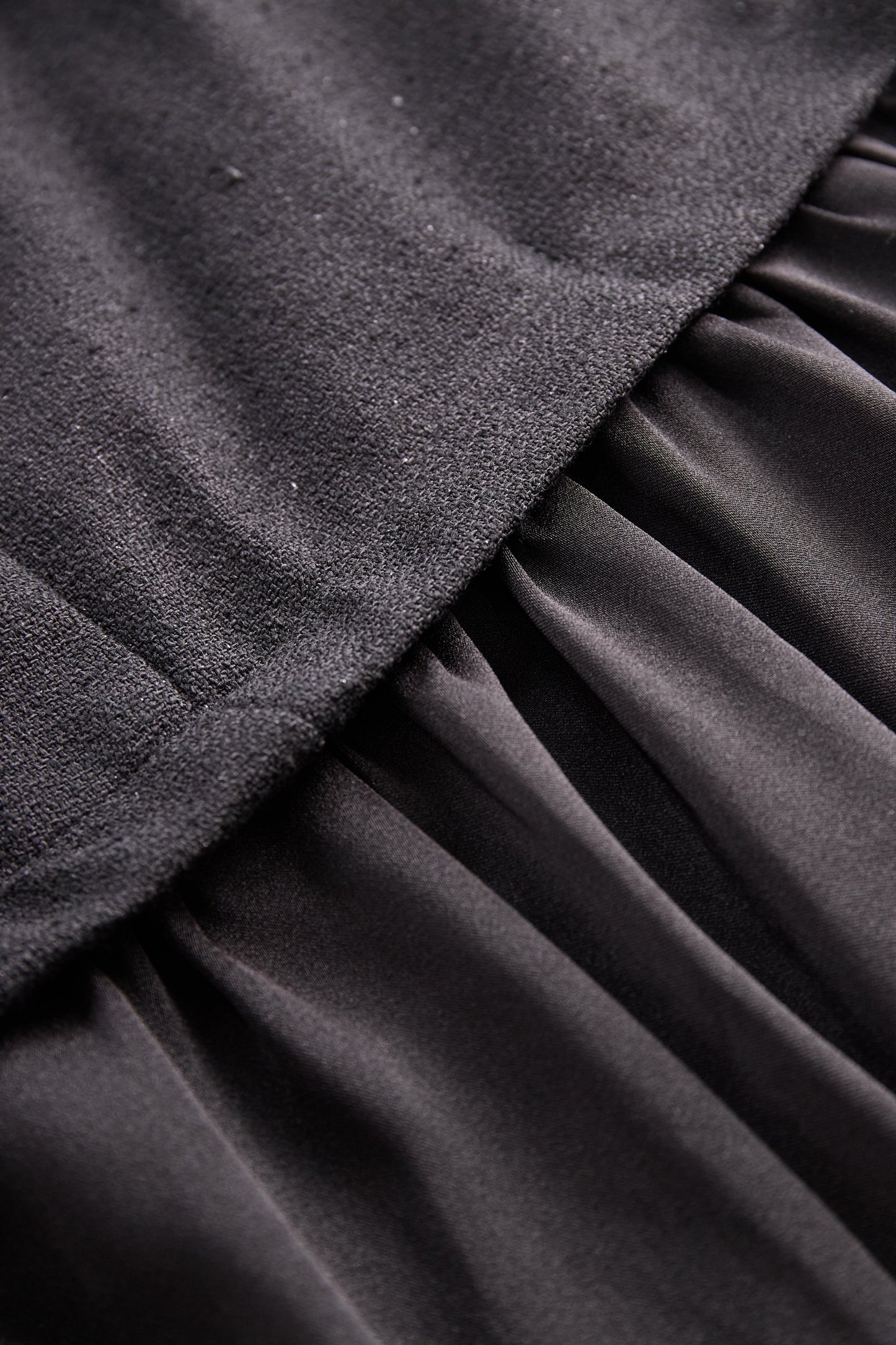 CONJUNTO VALENTINA ROCHE CHALECO Y FALDA LARGA