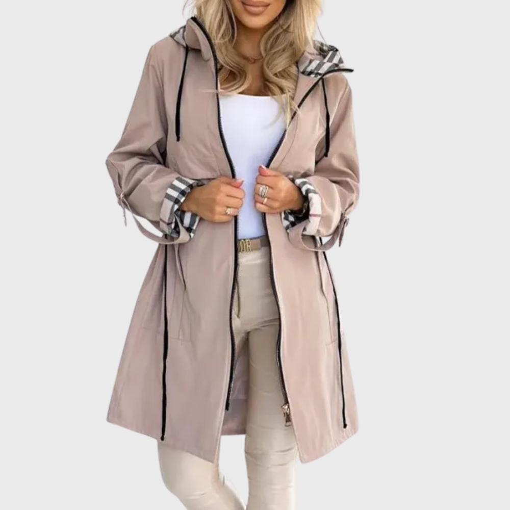 PARKA IMPERMEABLE CON CAPUCHA Y CINTURA AJUSTABLE