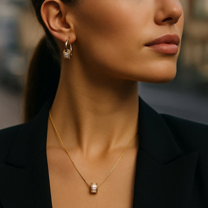 CONJUNTO VALENTINA ROCHE DORADO COLLAR Y PENDIENTES CON CIRCONITA