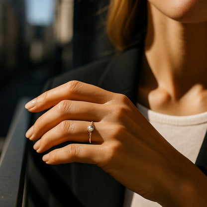 ANILLO VALENTINA ROCHE PERLA CENTRAL DORADO