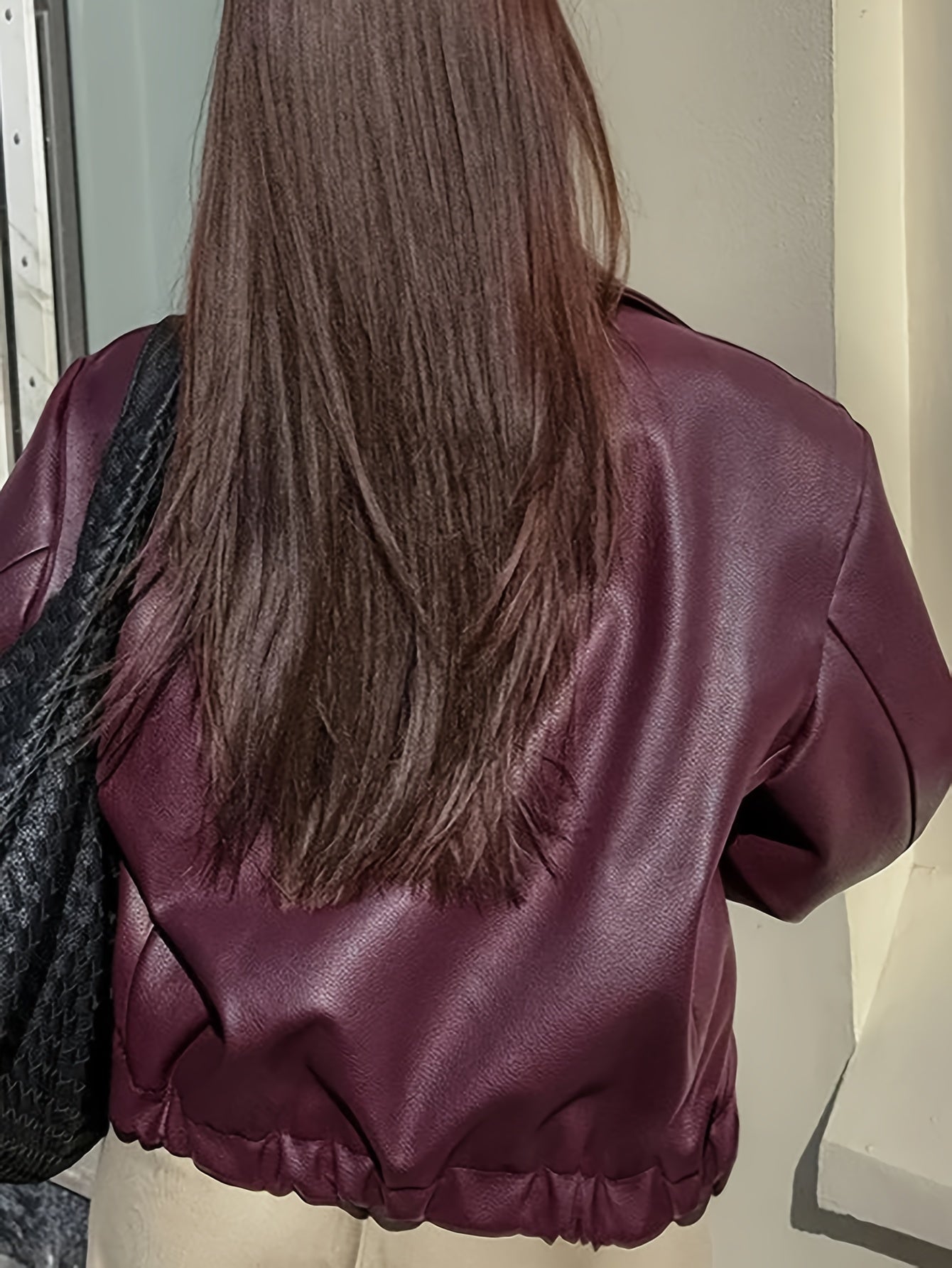 CHAQUETA VALENTINA ROCHE DE CUERO VEGANO ELEGANTE