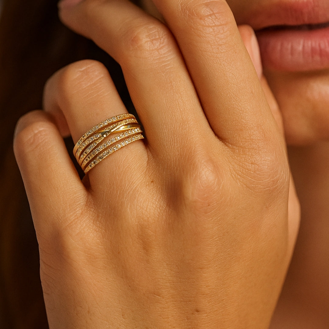 ANILLO VALENTINA ROCHE DORADO MULTIBANDA CON CIRCONITAS