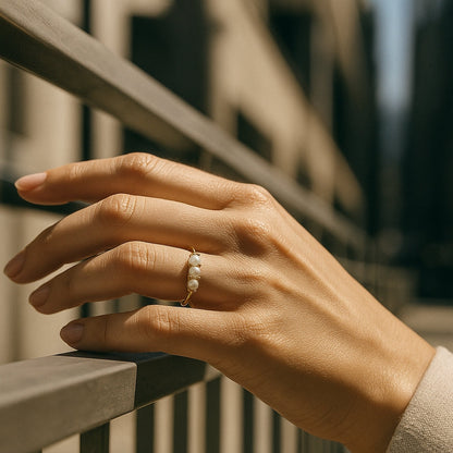 ANILLO VALENTINA ROCHE TRIPLE PERLA DORADO