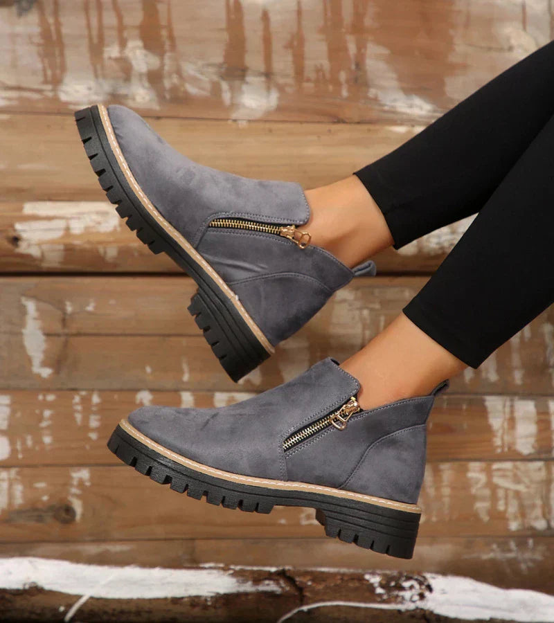 ZAPATILLAS CON CUÑA LIGERA · CONFORT ELEVADO PARA EL DÍA A DÍA