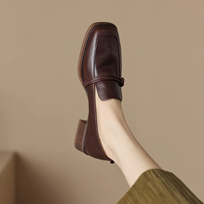 MOCASINES CLÁSICOS DE PIEL CON TACÓN BAJO