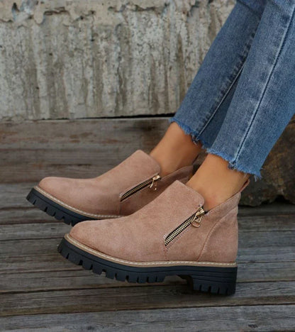 ZAPATILLAS CON CUÑA LIGERA · CONFORT ELEVADO PARA EL DÍA A DÍA