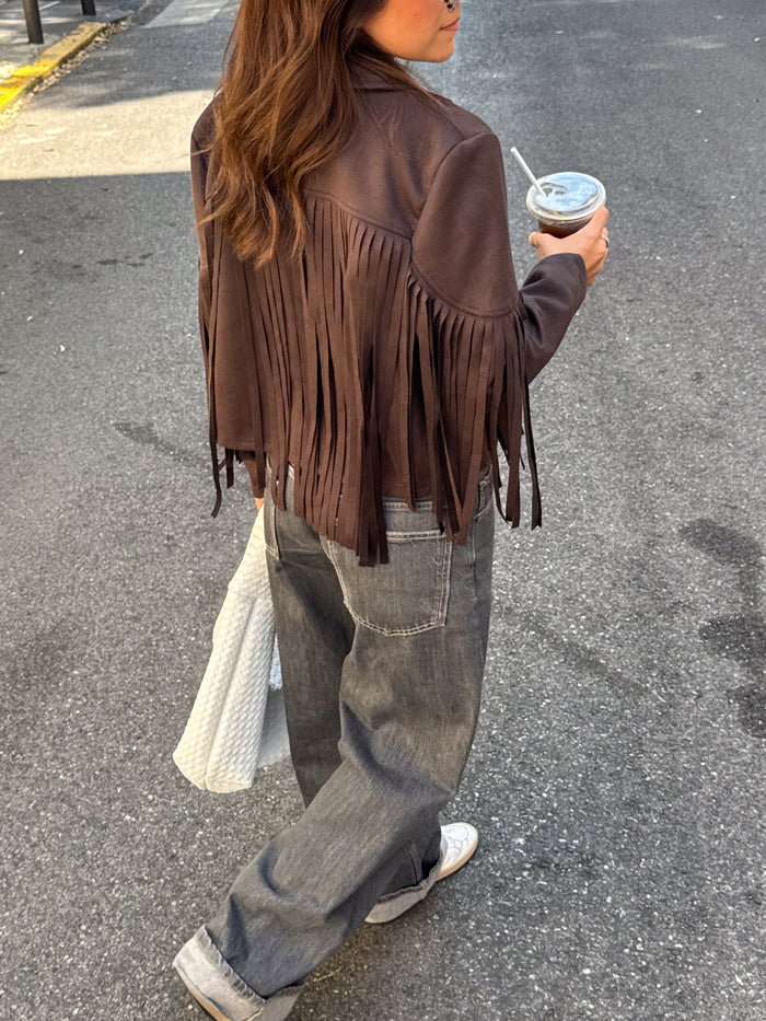 CHAQUETA CORTA DE ANTE ESTILO BOHO CON FLECOS