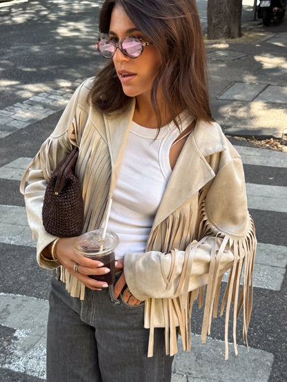 CHAQUETA CORTA DE ANTE ESTILO BOHO CON FLECOS
