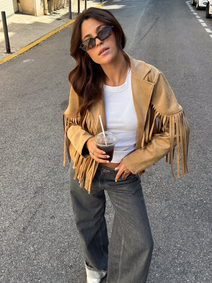 CHAQUETA CORTA DE ANTE ESTILO BOHO CON FLECOS