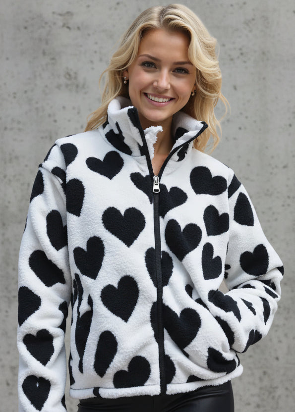 CHAQUETA POLAR DE BORREGUITO CON ESTAMPADO DE CORAZONES Y CREMALLERA