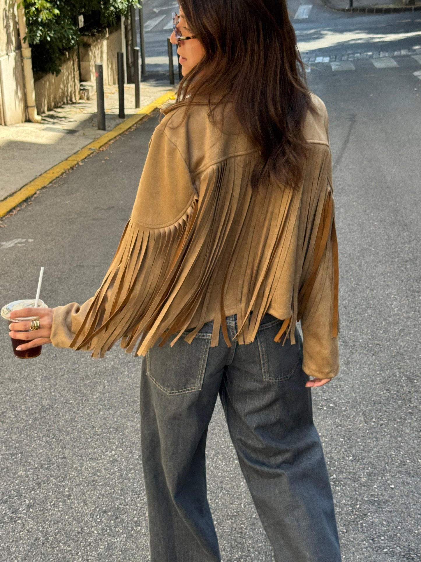CHAQUETA CORTA DE ANTE ESTILO BOHO CON FLECOS