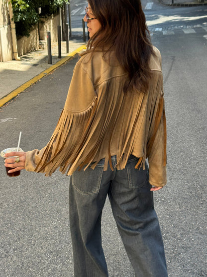 CHAQUETA CORTA DE ANTE ESTILO BOHO CON FLECOS