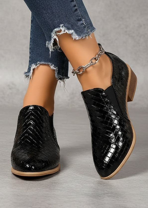 BOTINES TIPO CHELSEA CON EFECTO TRENZADO Y TACÓN DE MADERA