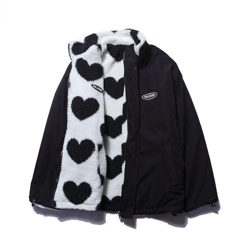 CHAQUETA POLAR DE BORREGUITO CON ESTAMPADO DE CORAZONES Y CREMALLERA