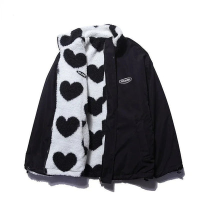 CHAQUETA POLAR DE BORREGUITO CON ESTAMPADO DE CORAZONES Y CREMALLERA