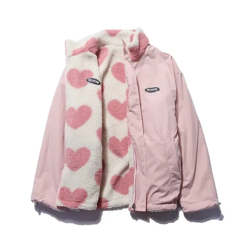 CHAQUETA POLAR DE BORREGUITO CON ESTAMPADO DE CORAZONES Y CREMALLERA