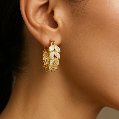 PENDIENTES VALENTINA ROCHE ARO TEXTURIZADO CON CIRCONITAS DORADAS