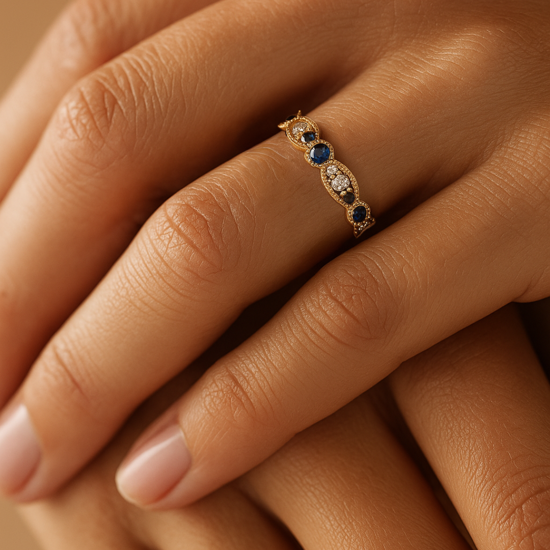 ANILLO VALENTINA ROCHE DORADO CON CIRCONITAS Y ZAFIROS