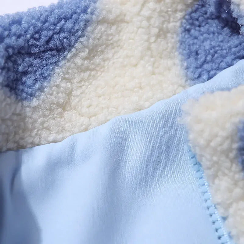 CHAQUETA POLAR DE BORREGUITO CON ESTAMPADO DE CORAZONES Y CREMALLERA