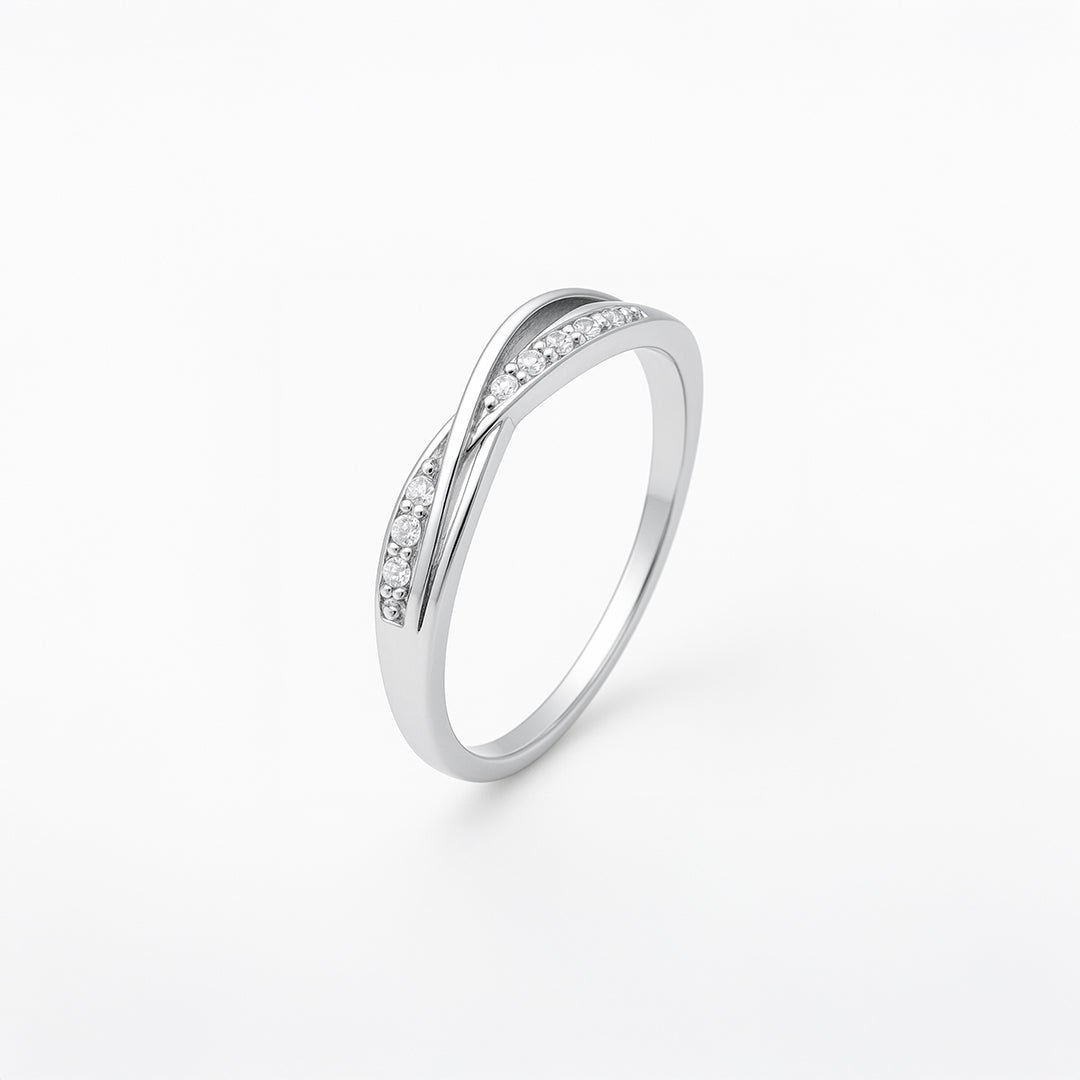 ANILLO VALENTINA ROCHE DORADO FINO CON CIRCONITAS LATERALES