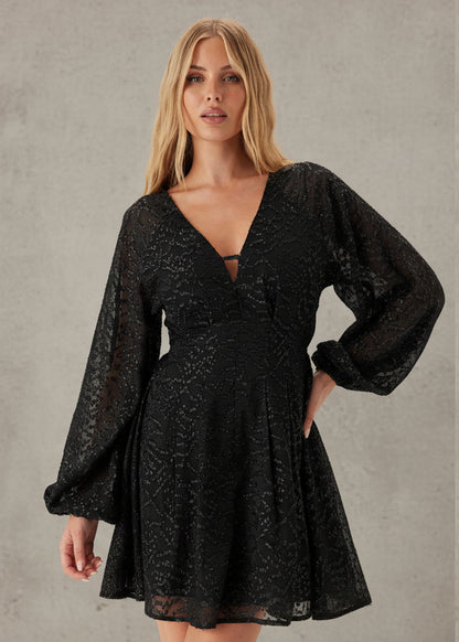 VESTIDO NEGRO CORTO BRILLANTE DE FIESTA