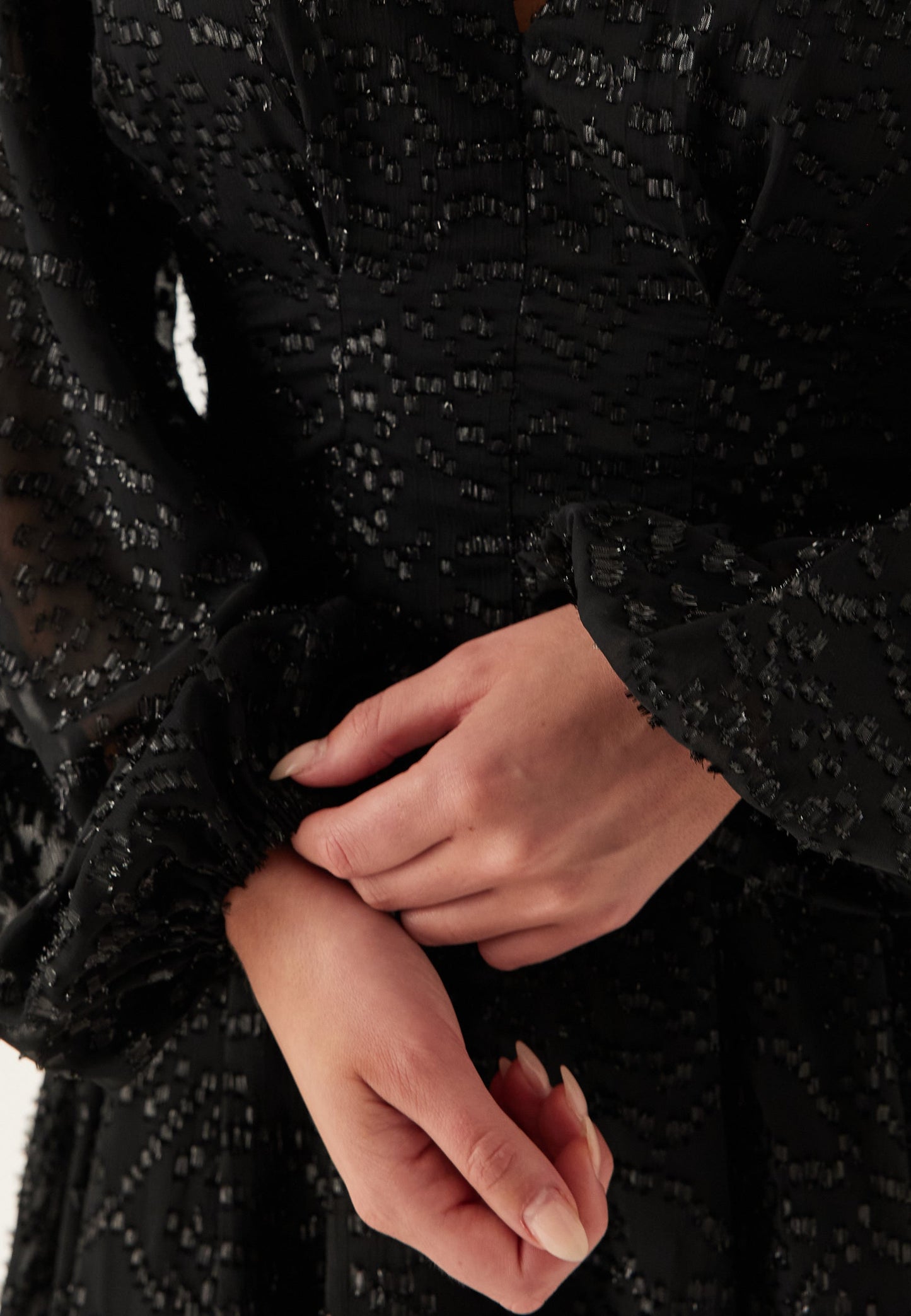 VESTIDO NEGRO CORTO BRILLANTE DE FIESTA