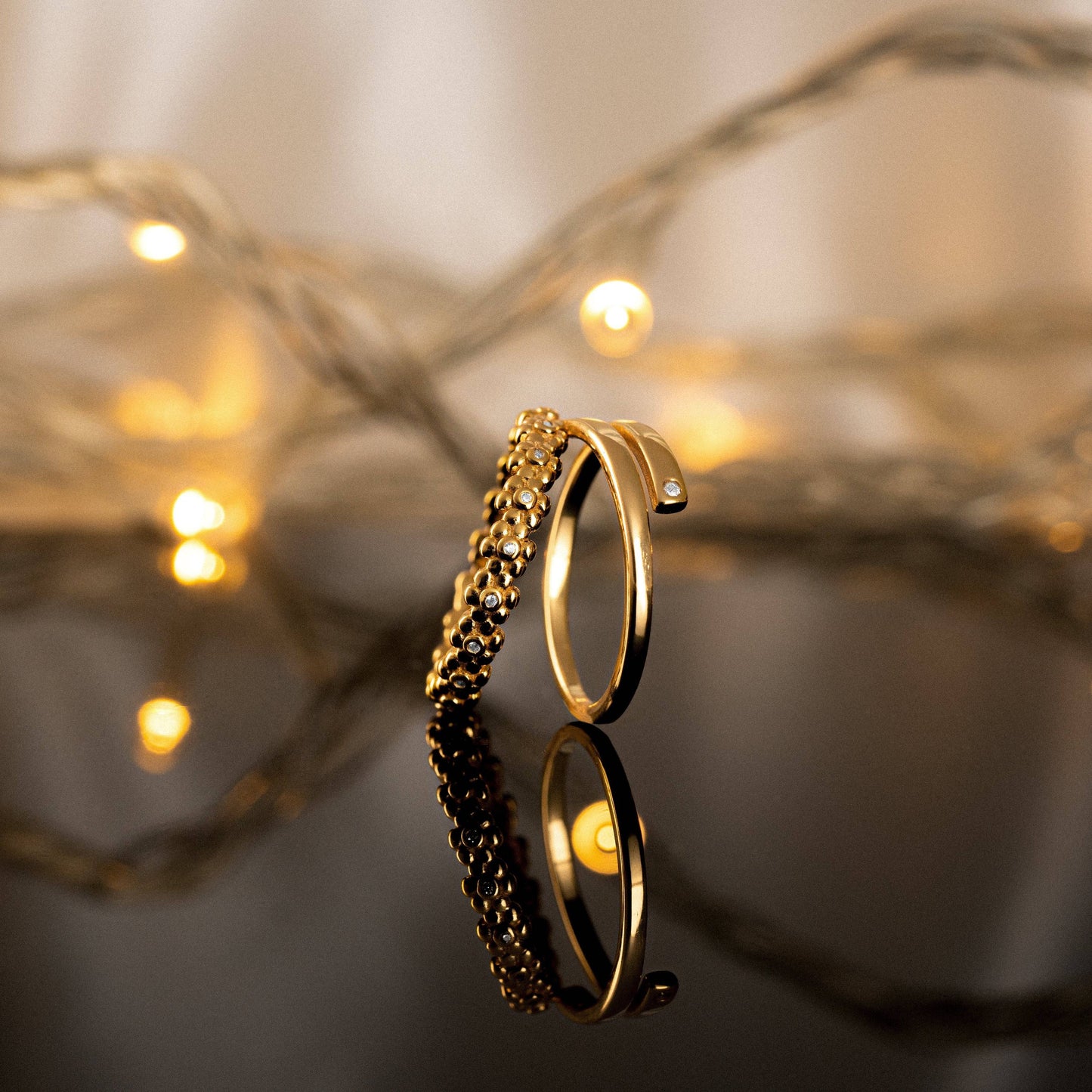 ANILLO VALENTINA ROCHE ARO LISO MINIMAL CON CIRCONITA