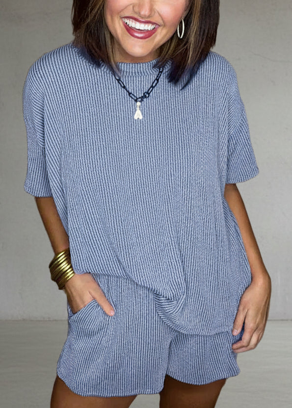 CONJUNTO DE VERANO DE TOP Y SHORT ACANALADOS - COMODIDAD PREMIUM Y ESTILO RELAJADO