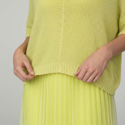 CONJUNTO FLUIDO DE DOS PIEZAS CON VESTIDO LISADO Y CÁRDIGAN LIGERO